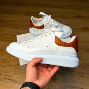 Alexander McQueen Oversized Sneaker